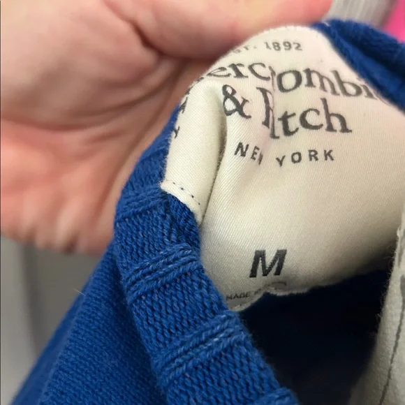 Abercrombie & Fitch Pink Sweater - Picture 5 of 6